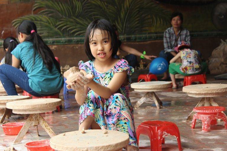 bat trang, child, ceramic clay