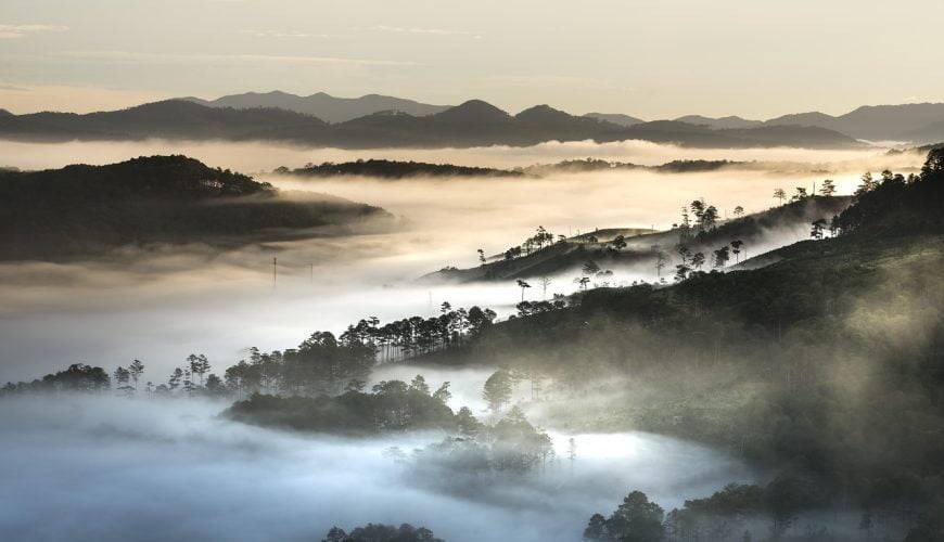 mountains foggy vietnam 3059528