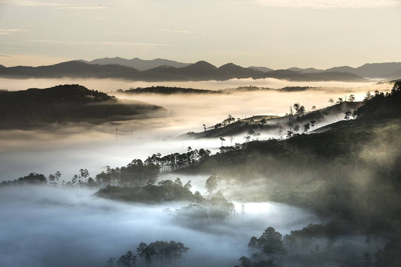 mountains foggy vietnam 3059528